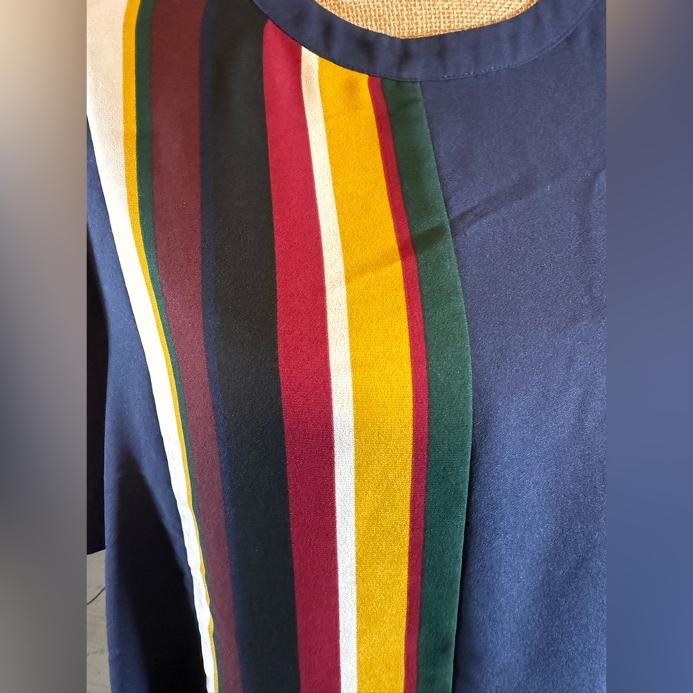 Colorful shirt 🦕 - Picture 2 of 5